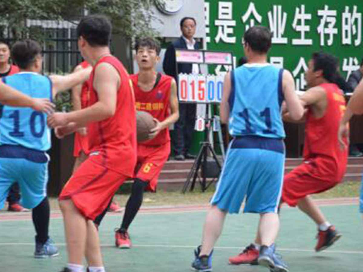 参加星空入口-星空入口(中国)“奋进杯”男子篮球赛
